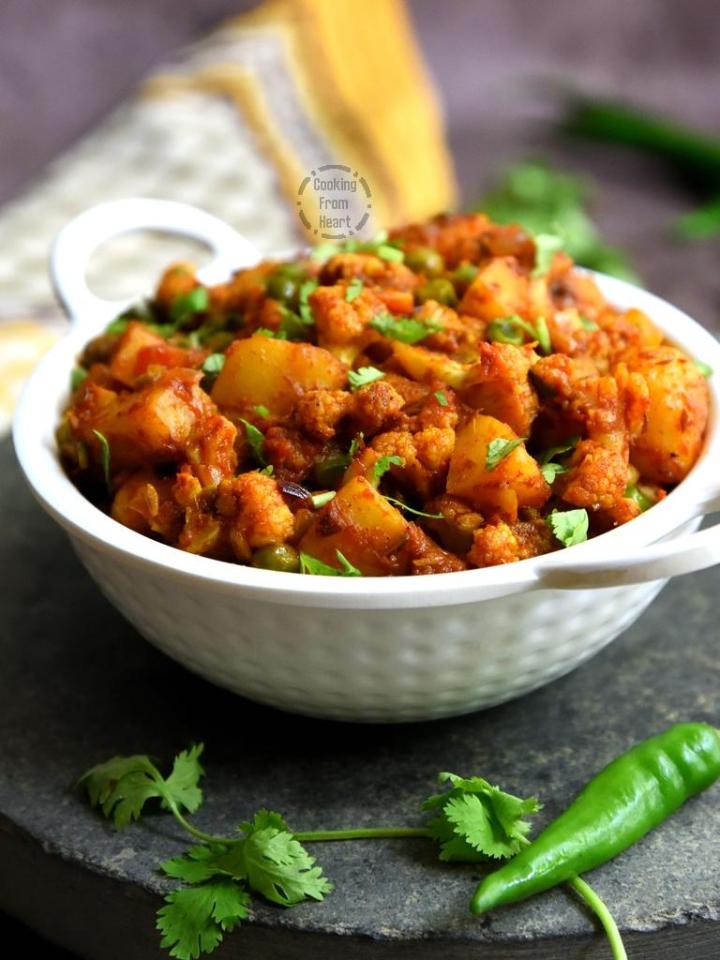 Dhaba Style Aloo Gobi Matar