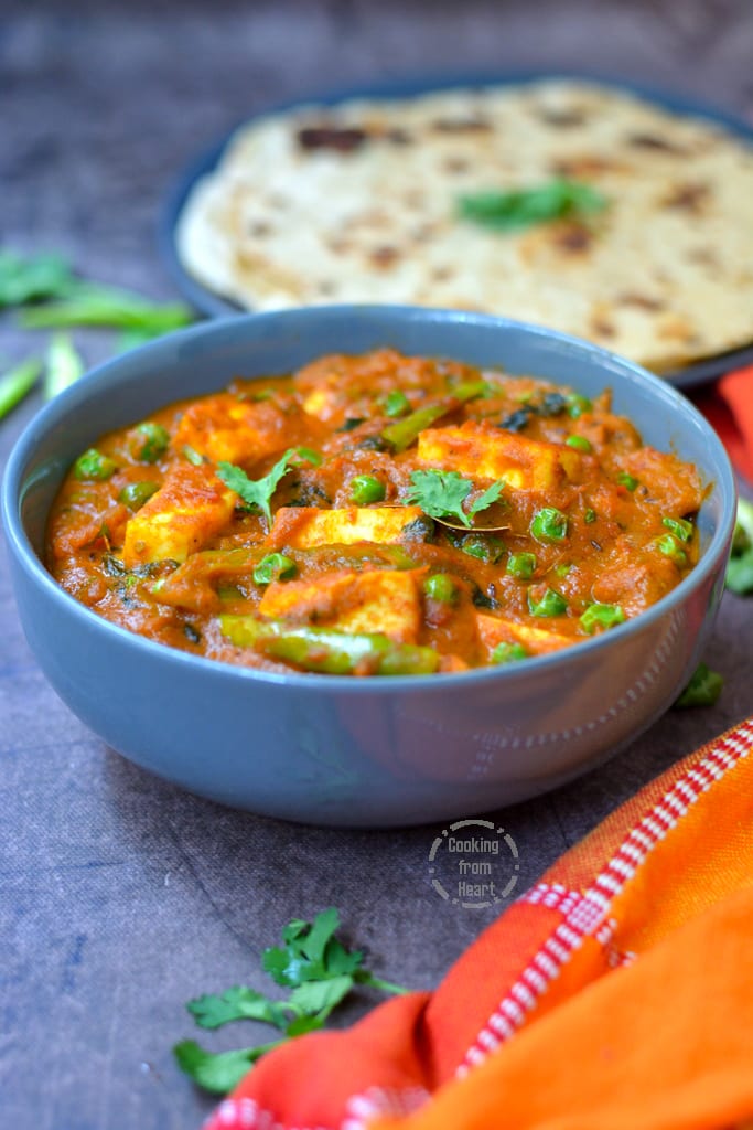 Restaurant Style Matar Paneer