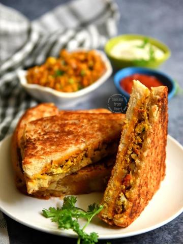 Easy Egg Bhurji Sandwich Recipe