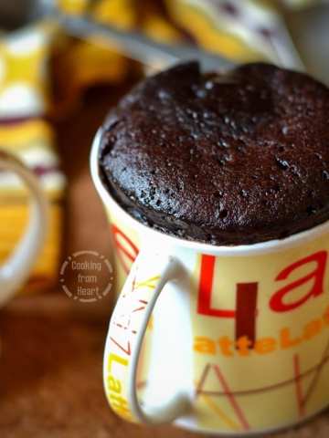 2-Minute Eggless Chocolate Mug Cake Recipe