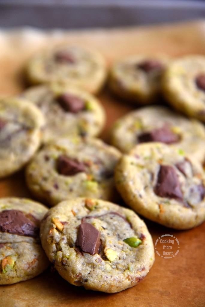 How to make Eggless Chocolate Chunk Cookies recipe