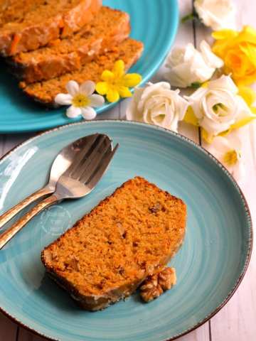 Eggless Whole Wheat Carrot Walnut Cake