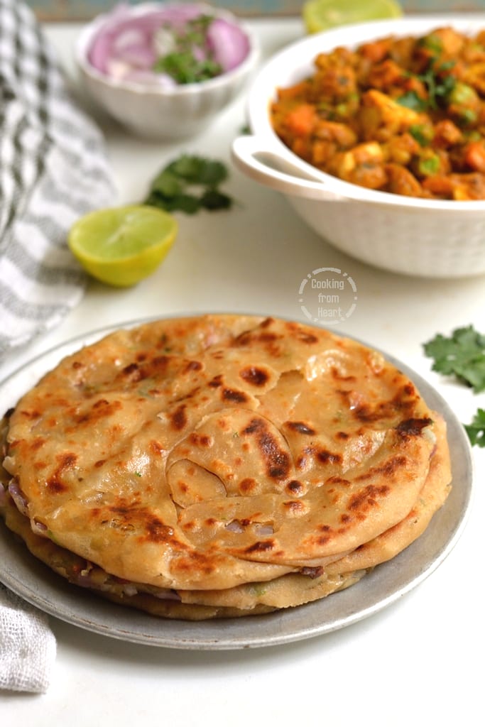 Laccha Cheese Naan 