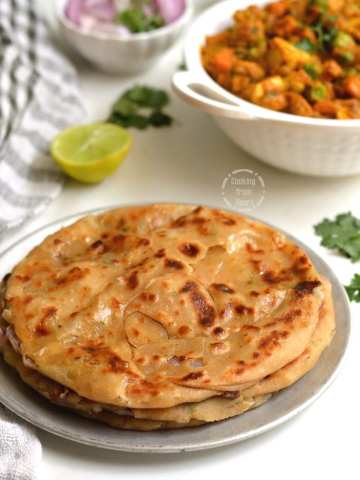 Laccha Cheese Naan