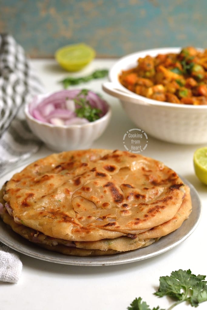 Laccha Cheese Naan 