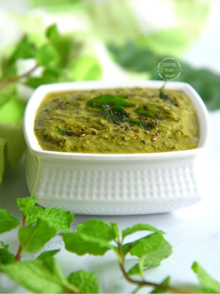 Hotel Style Mint Chutney recipe