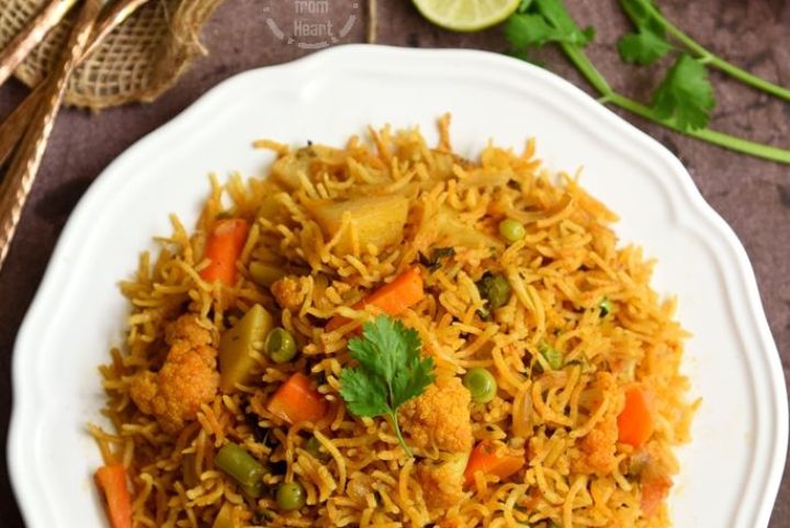 Easy Veg Tehri Recipe